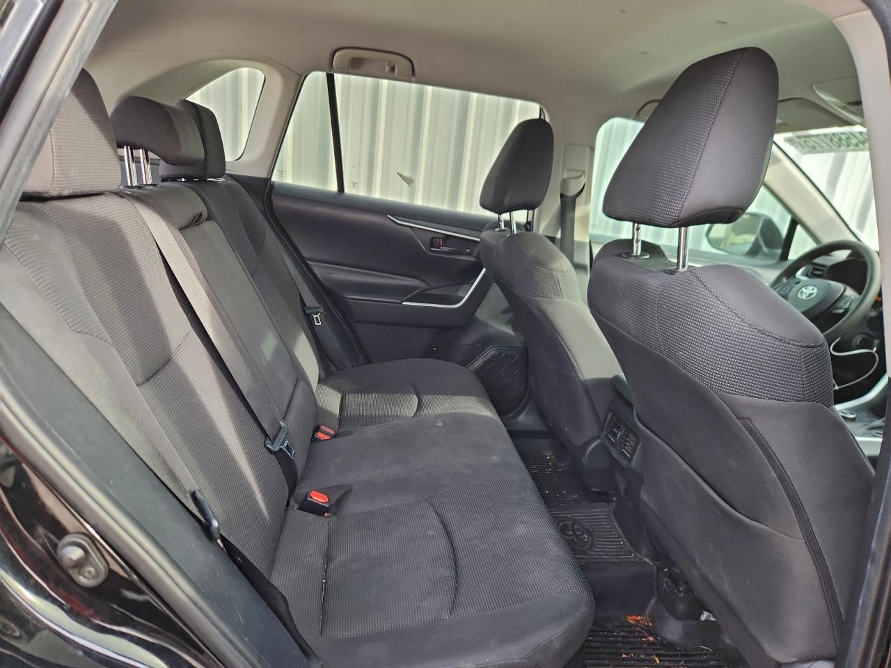 2019 TOYOTA RAV4 LE photo 19