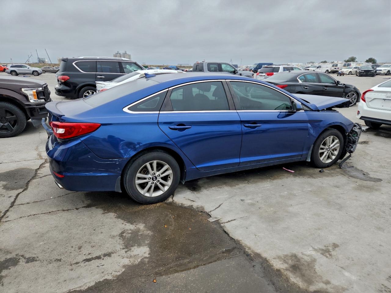 2015 HYUNDAI SONATA SE photo 3