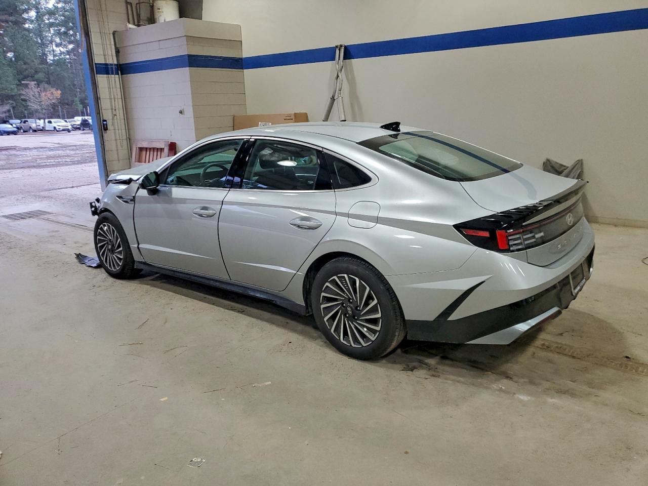 2025 HYUNDAI SONATA HYBRID photo 3