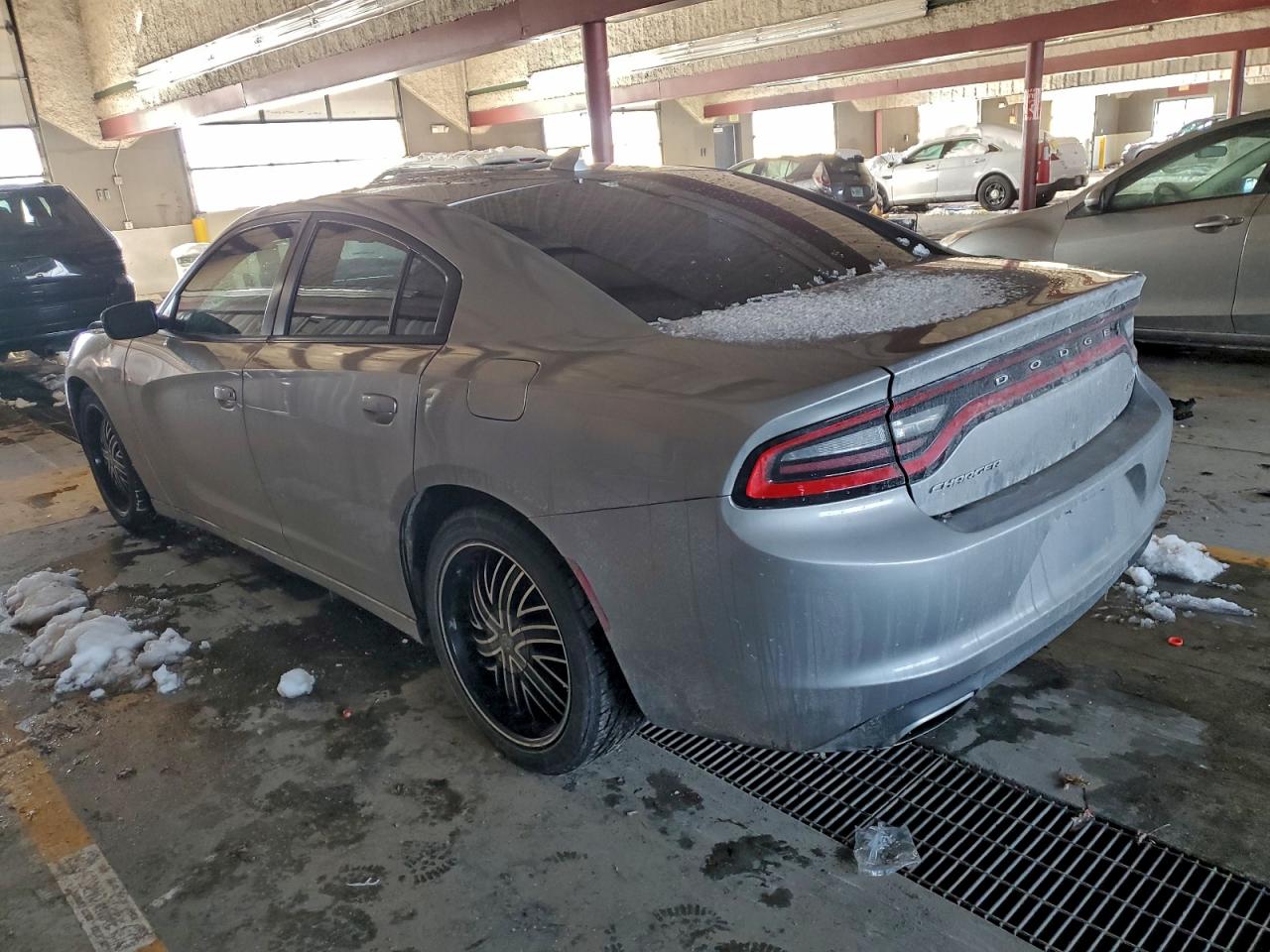 2017 DODGE CHARGER SXT photo 4