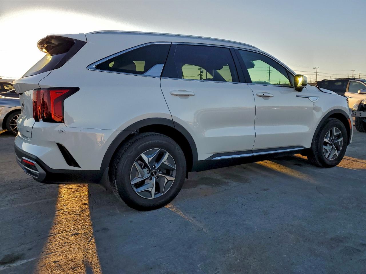 2024 KIA SORENTO EX photo 3