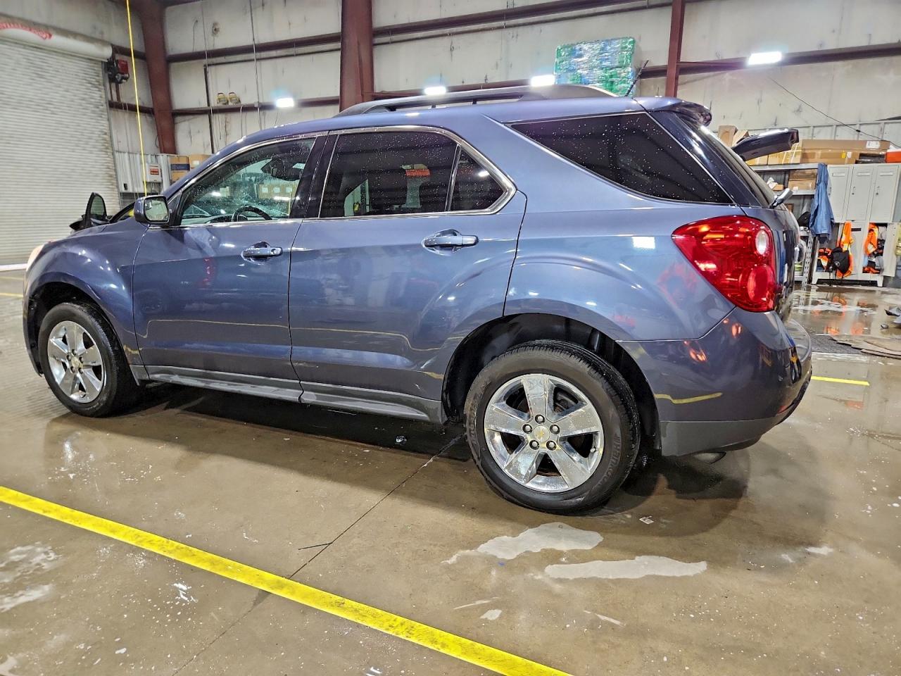 2013 CHEVROLET EQUINOX LT photo 2