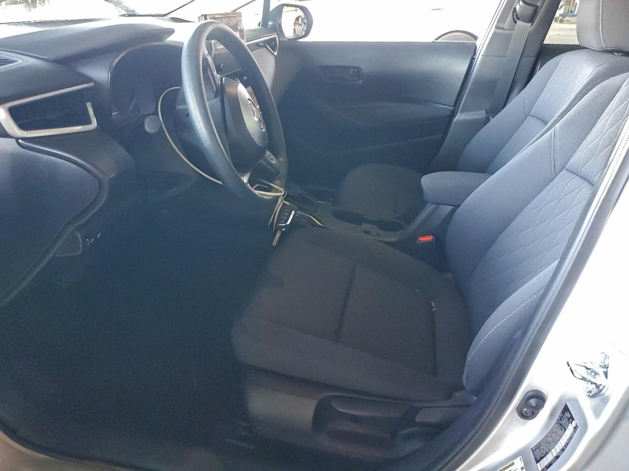 2025 TOYOTA COROLLA LE photo 13