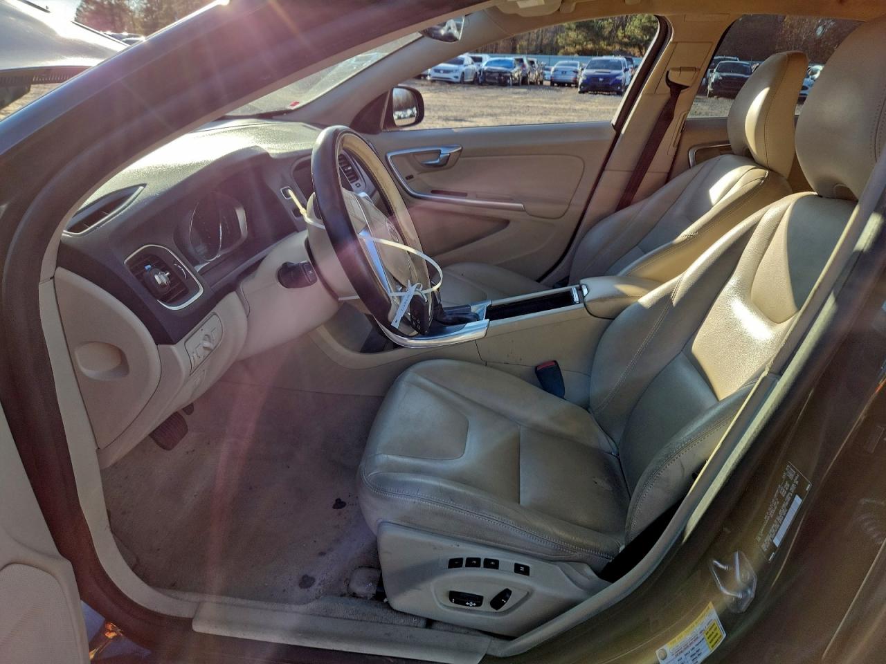 2016 VOLVO S60 PREMIER photo 7