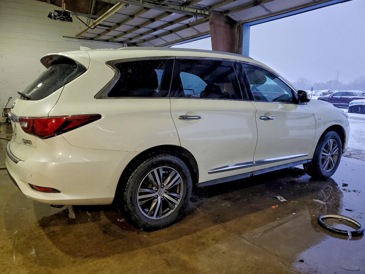 2020 INFINITI QX60 LUXE photo 3