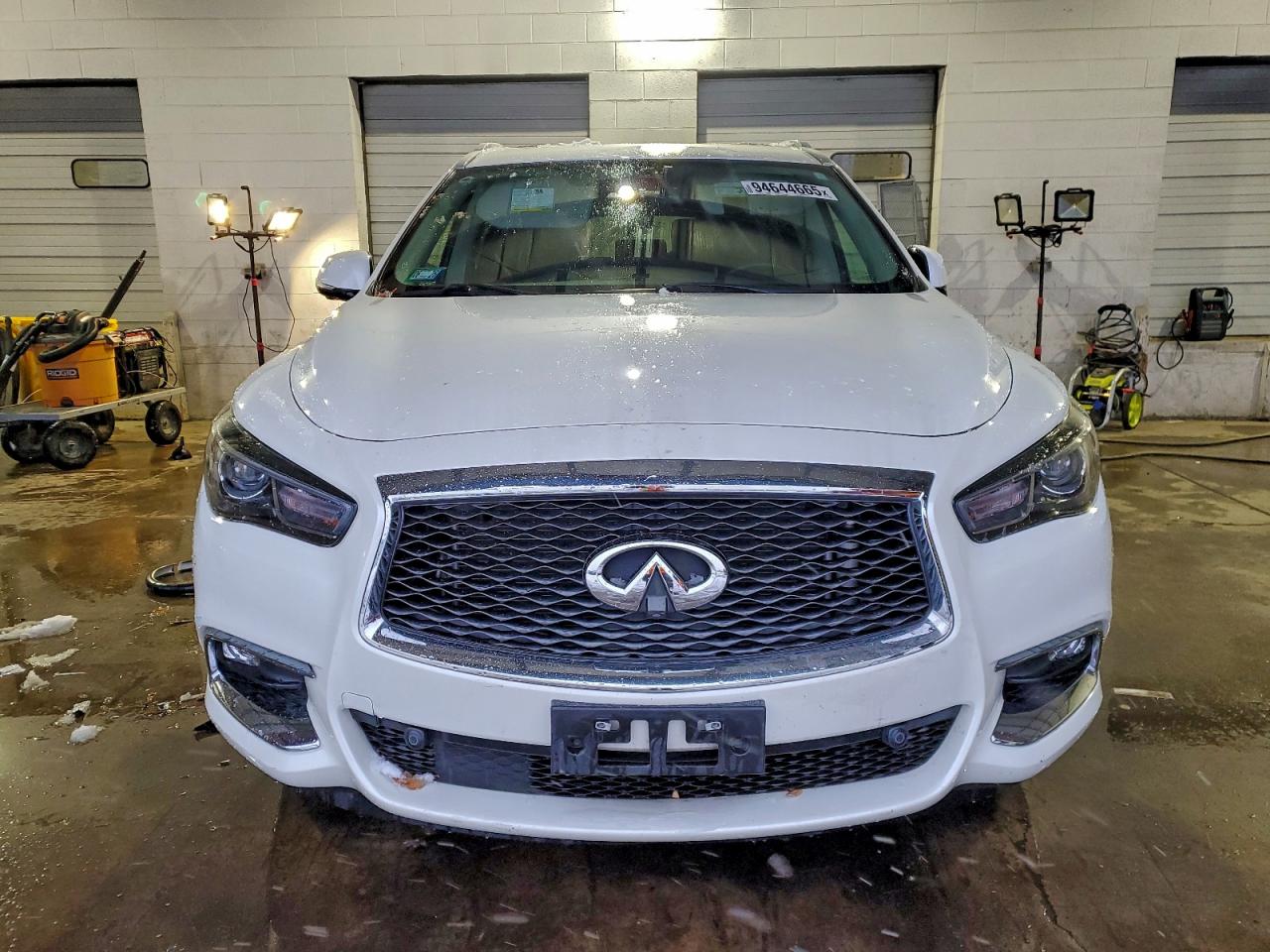 2020 INFINITI QX60 LUXE photo 5