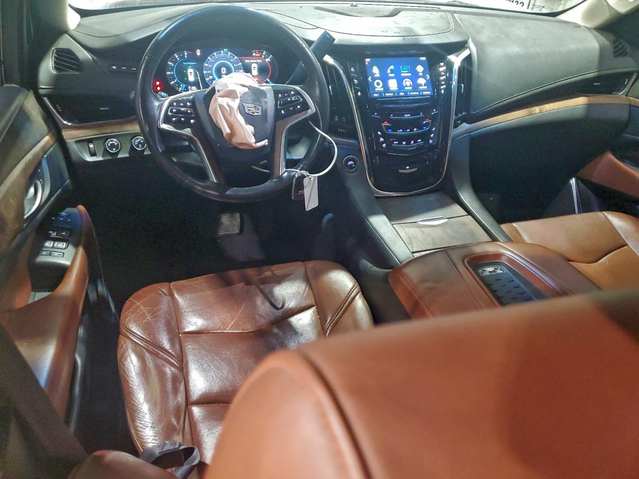 2016 CADILLAC ESCALADE LUXURY photo 8