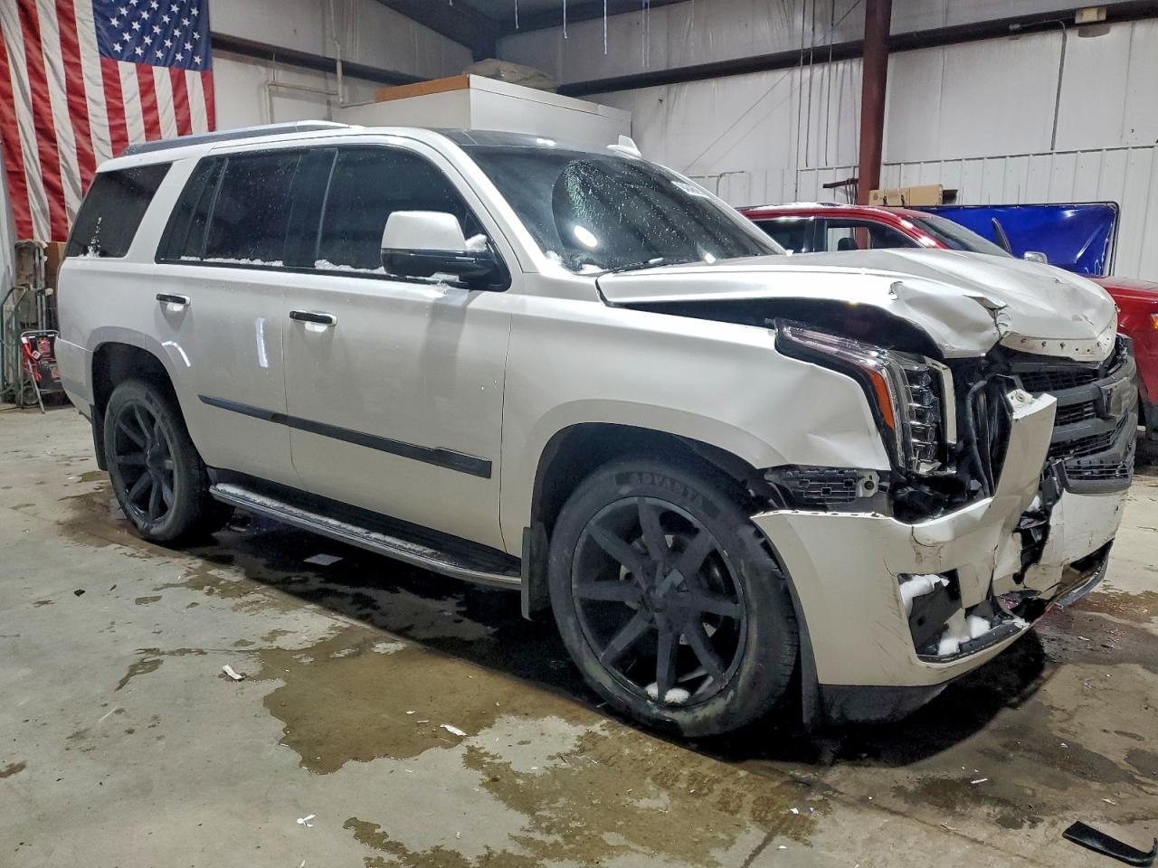 2016 CADILLAC ESCALADE LUXURY photo 4