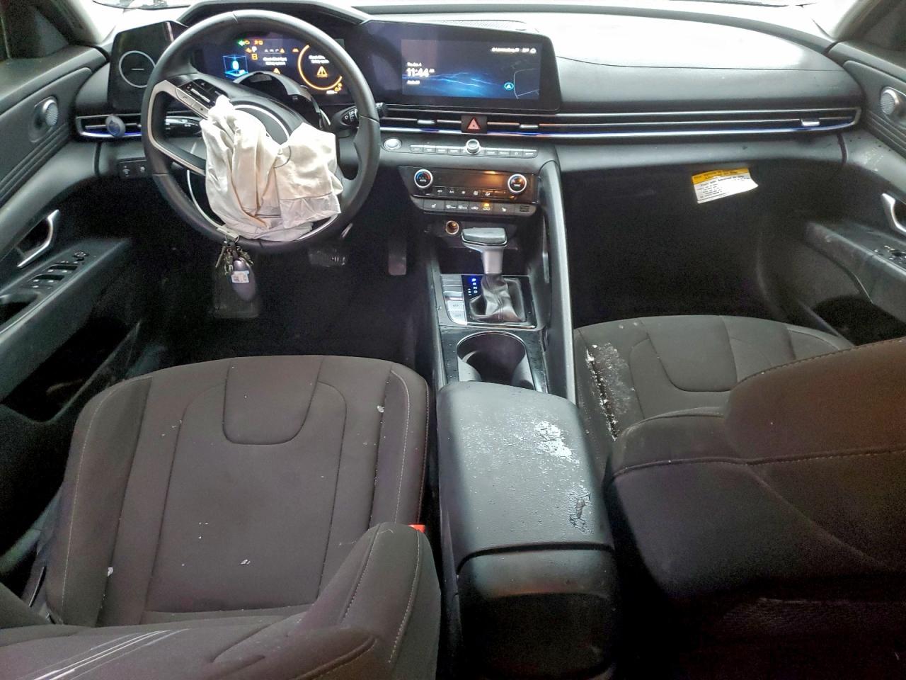 2025 HYUNDAI ELANTRA SEL CONVENIENCE photo 15