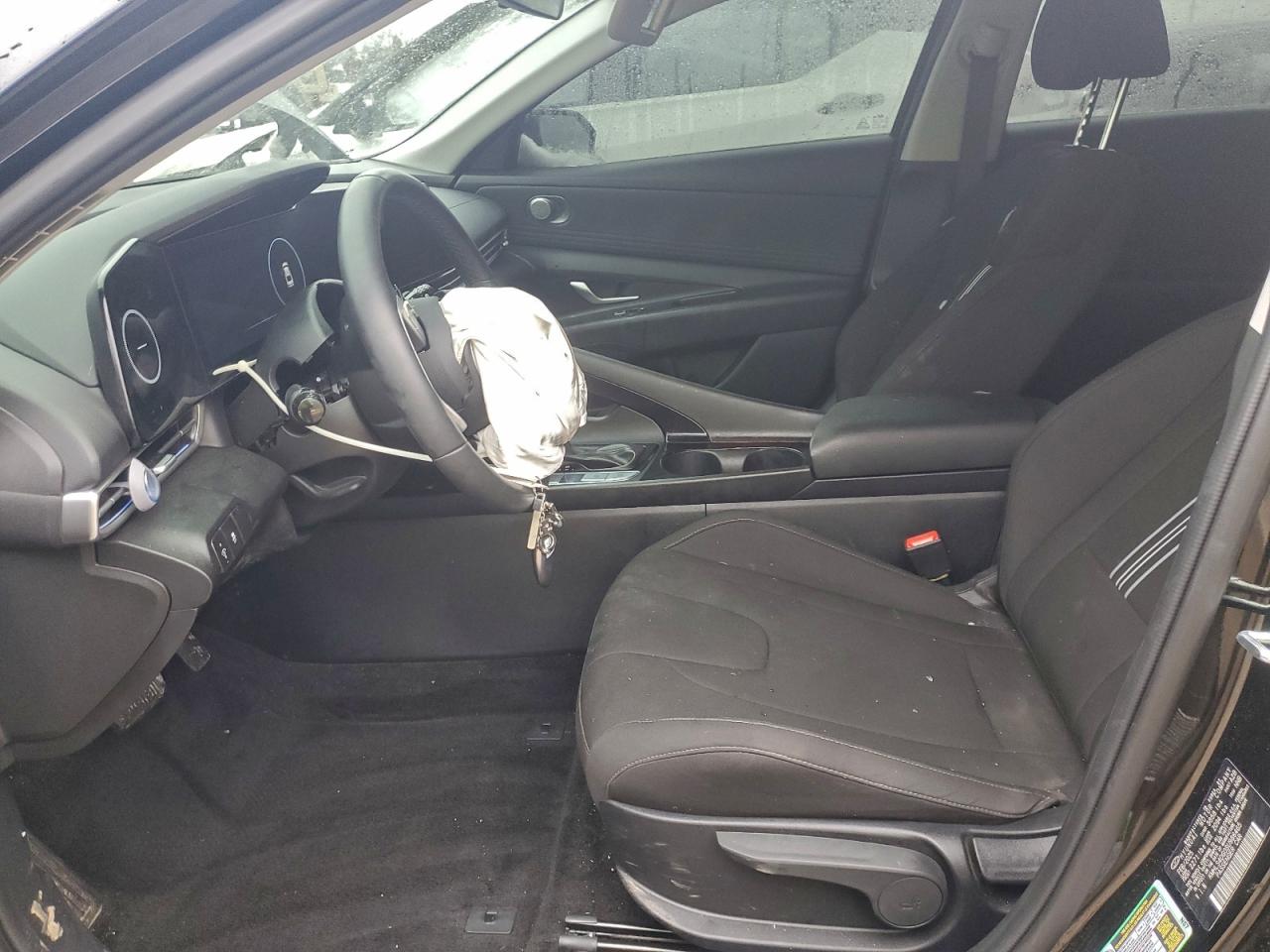 2025 HYUNDAI ELANTRA SEL CONVENIENCE photo 13
