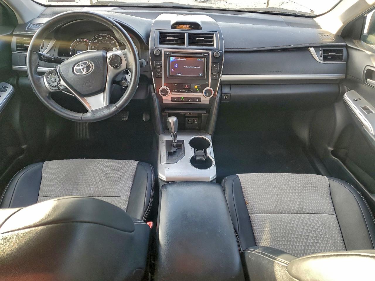 2013 TOYOTA CAMRY SE photo 8