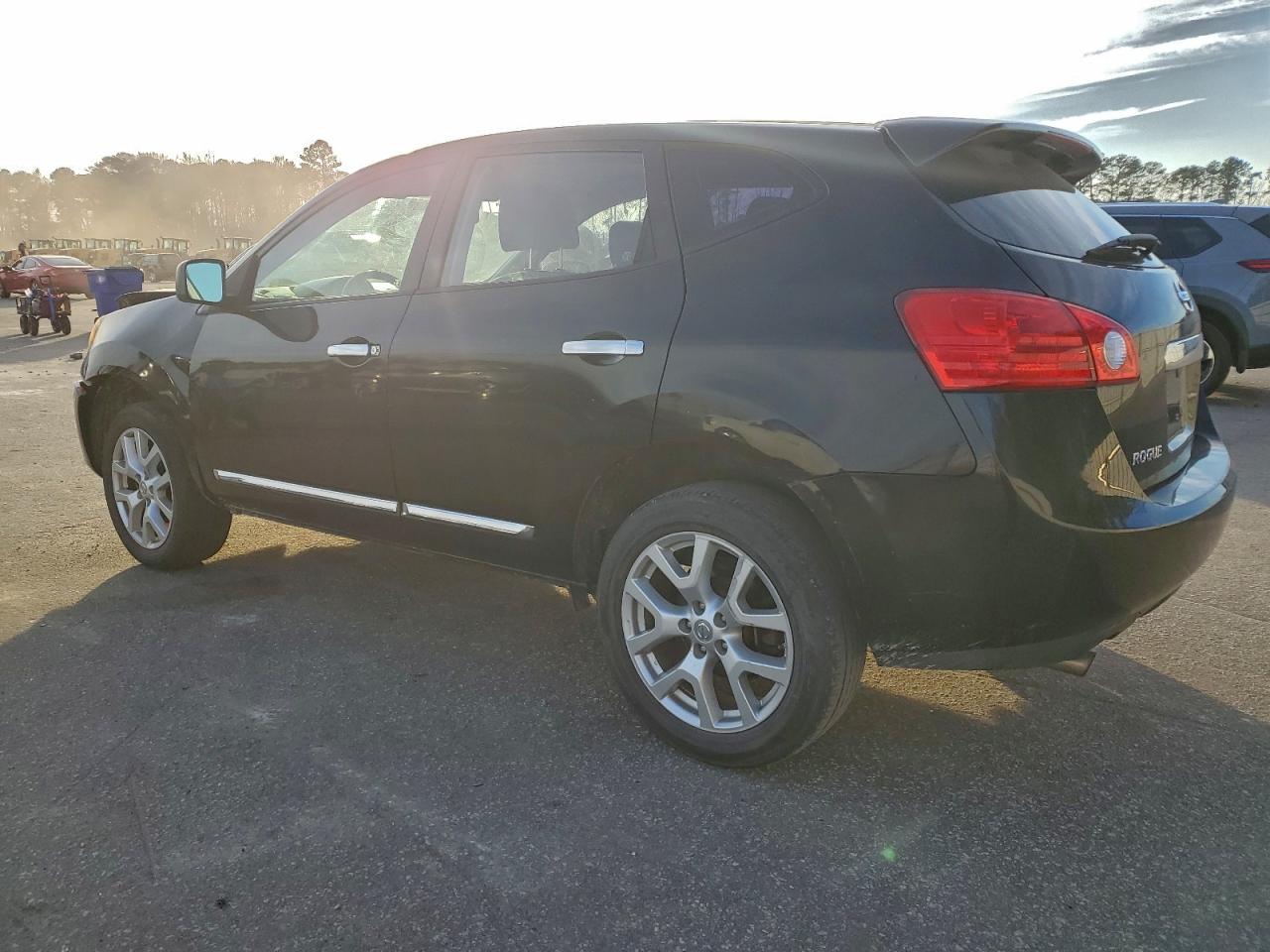 2013 NISSAN ROGUE S photo 3