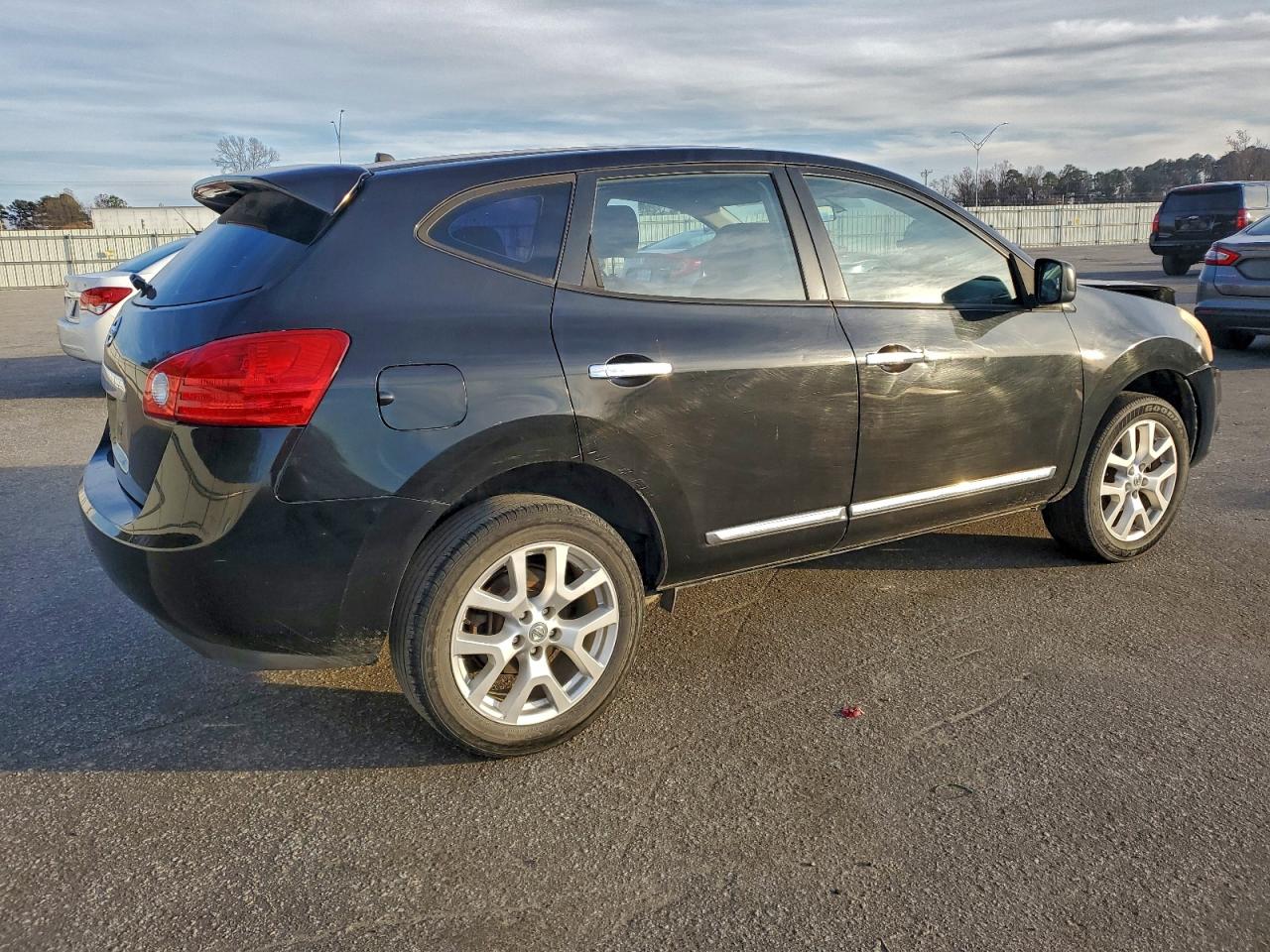 2013 NISSAN ROGUE S photo 5