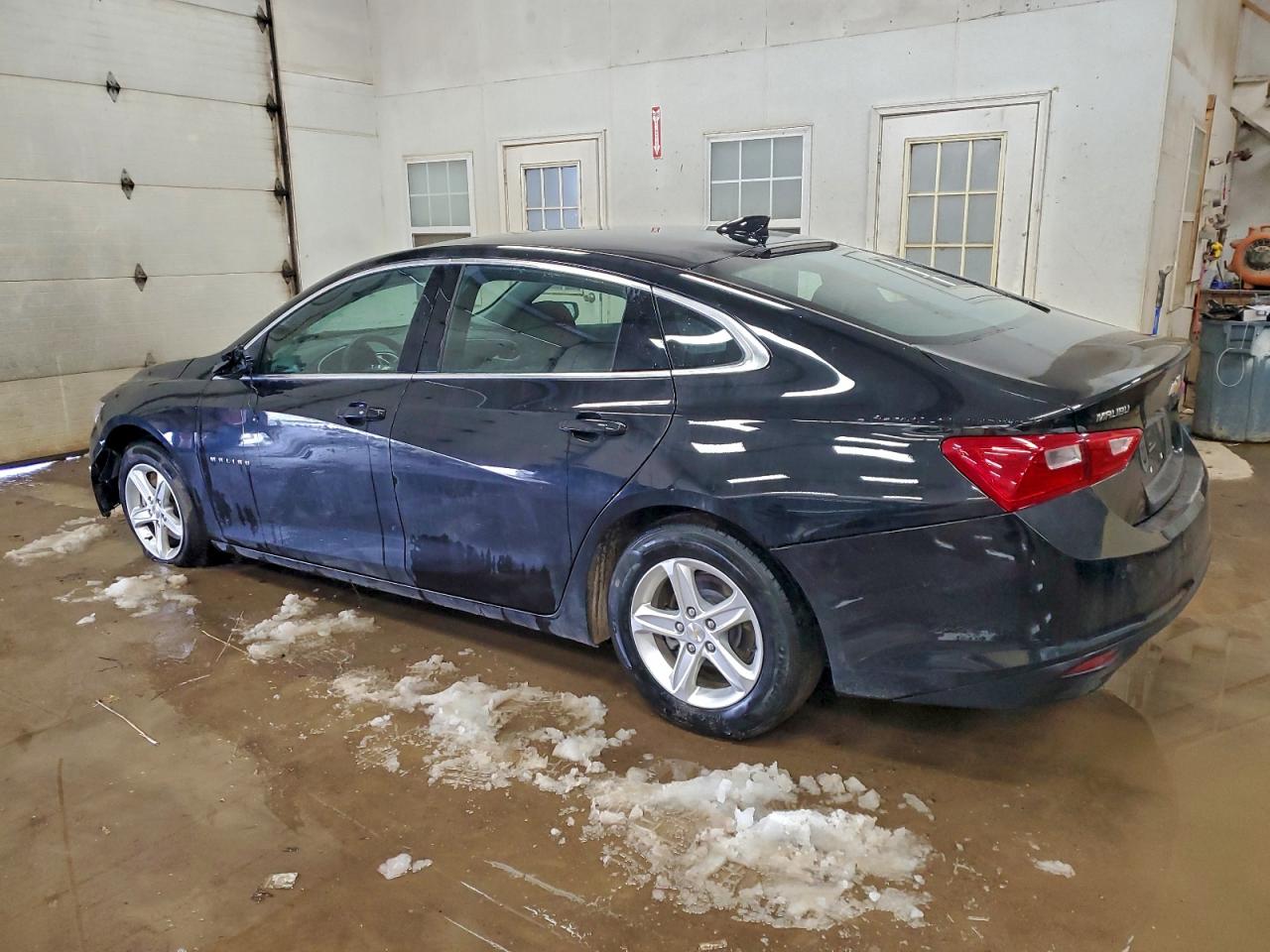 2023 CHEVROLET MALIBU LT photo 3