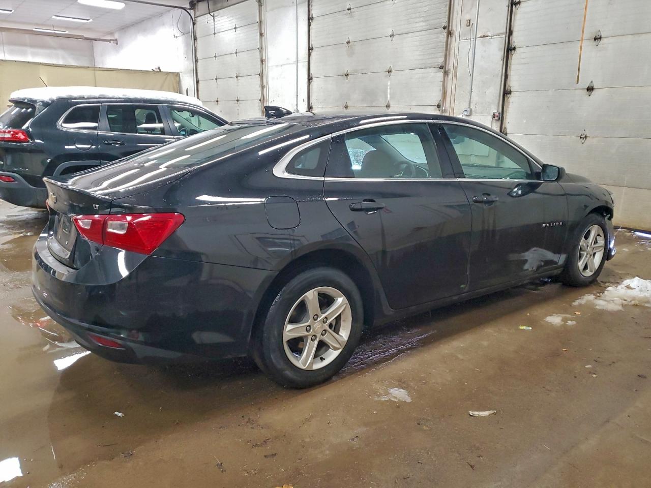 2023 CHEVROLET MALIBU LT photo 5