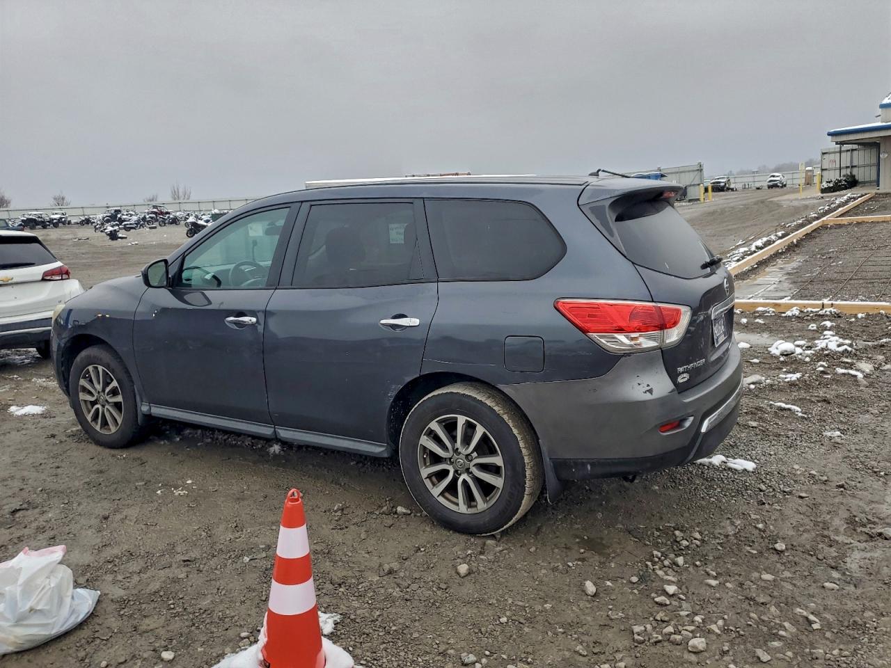 2013 NISSAN PATHFINDER S photo 3