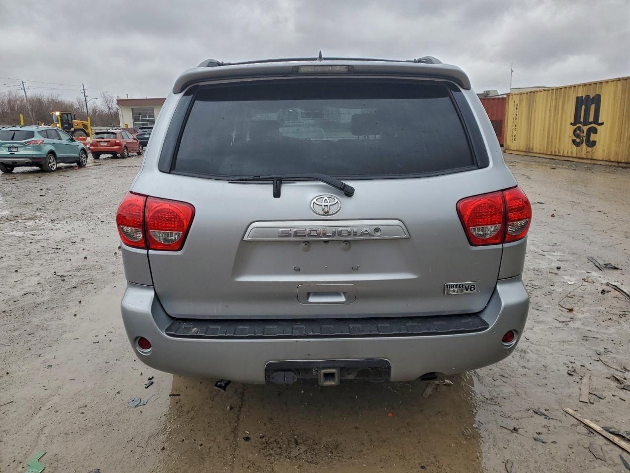 2017 TOYOTA SEQUOIA SR5 photo 6