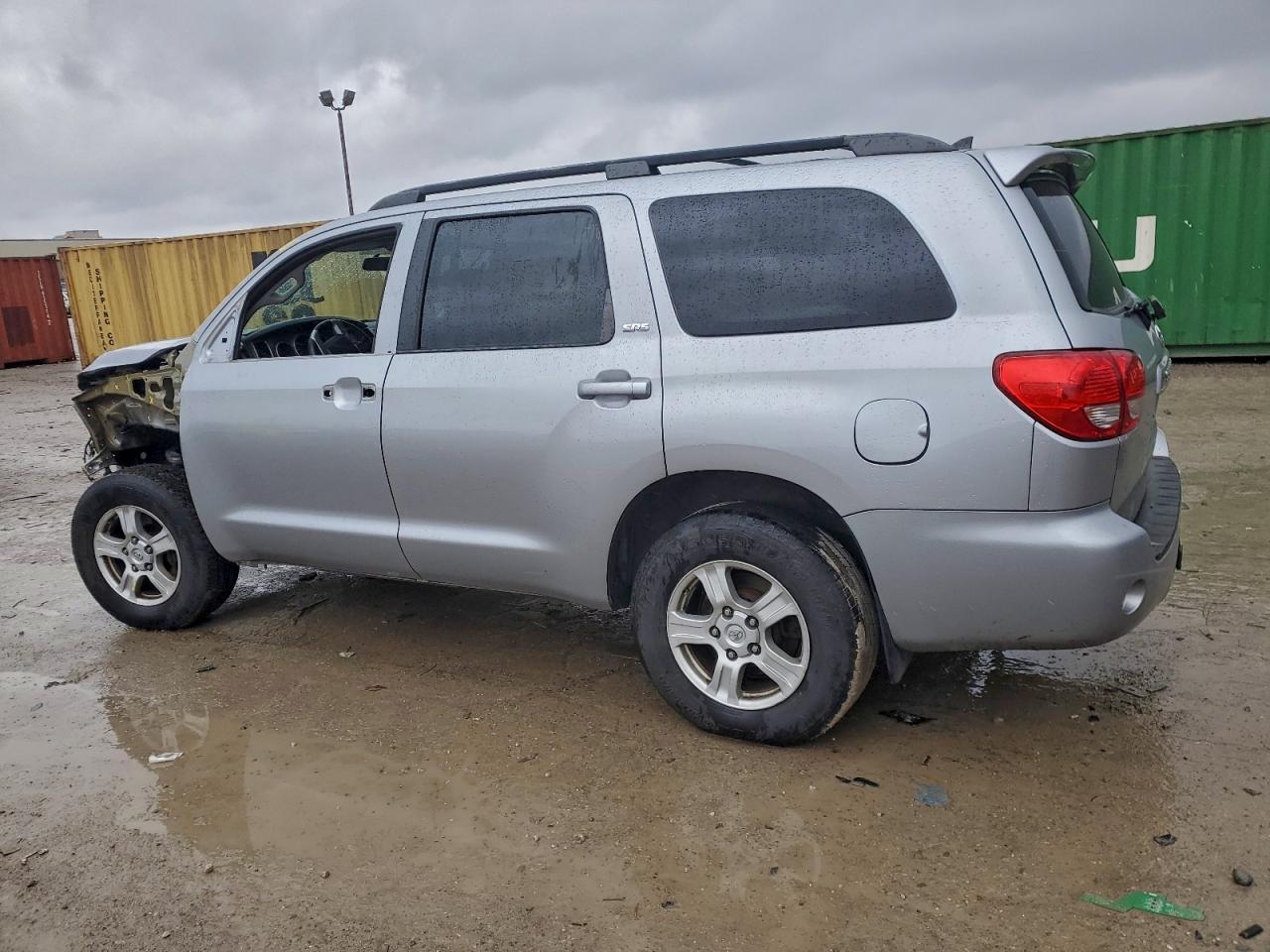 2017 TOYOTA SEQUOIA SR5 photo 2