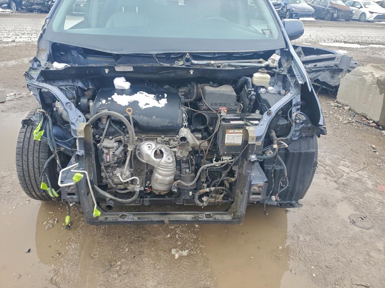 2017 TOYOTA SIENNA XLE photo 23