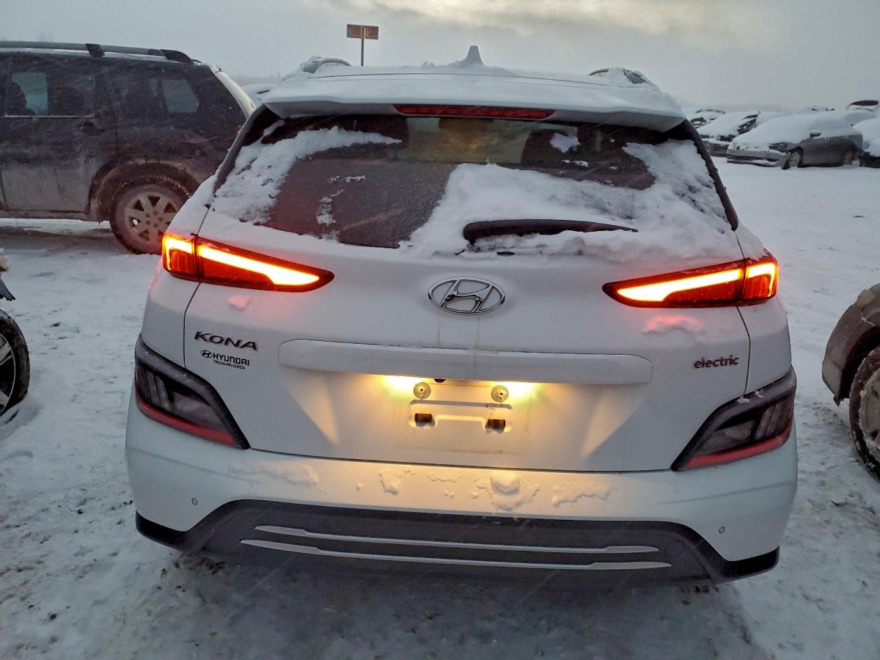 2022 HYUNDAI KONA SEL photo 6