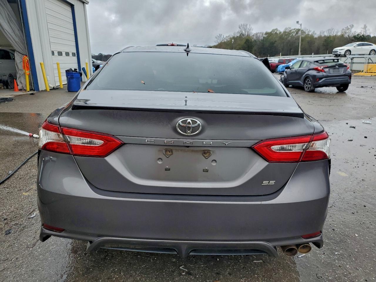 2020 TOYOTA CAMRY SE photo 16