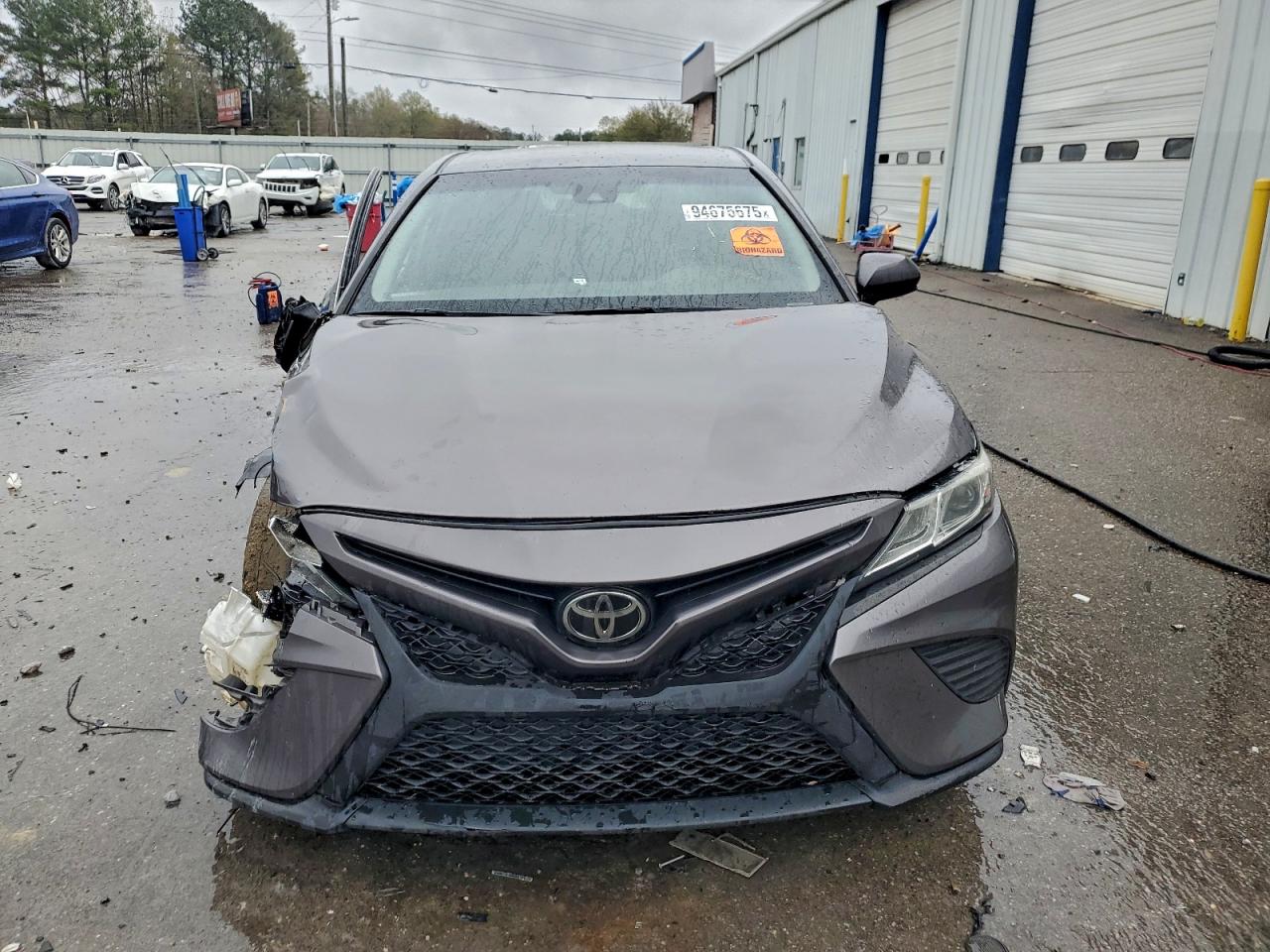 2020 TOYOTA CAMRY SE photo 13
