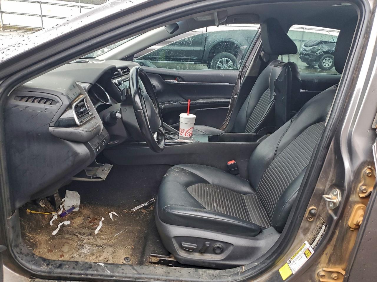 2020 TOYOTA CAMRY SE photo 19