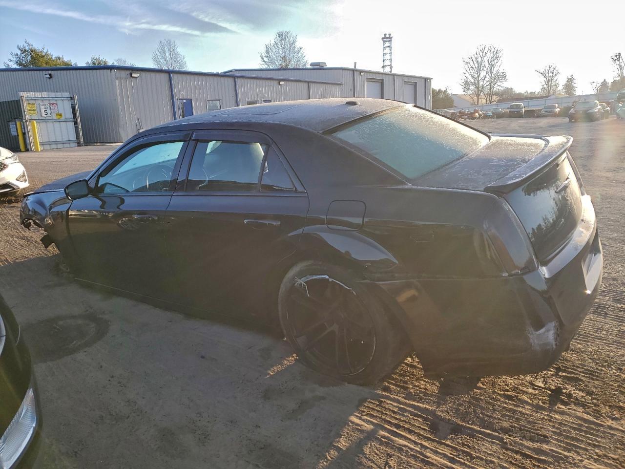 2013 CHRYSLER 300C photo 3
