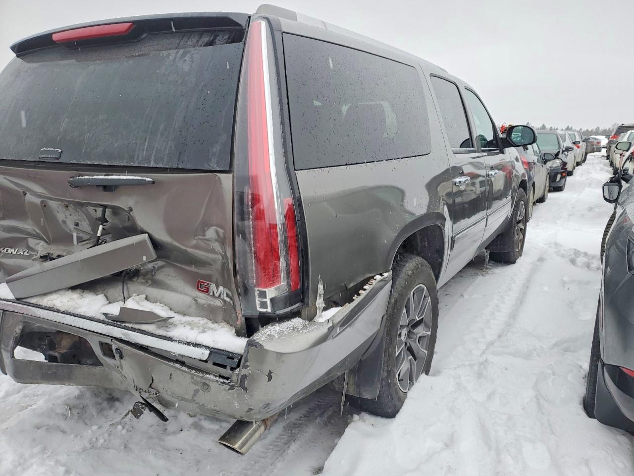 2012 GMC YUKON XL DENALI photo 5