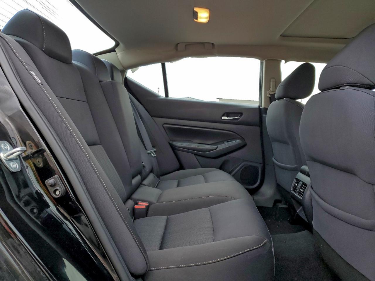 2019 NISSAN ALTIMA SV photo 10