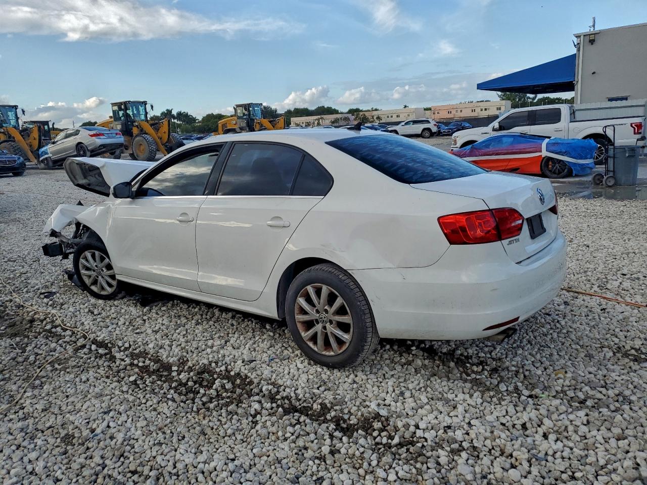 2013 VOLKSWAGEN JETTA SE photo 3