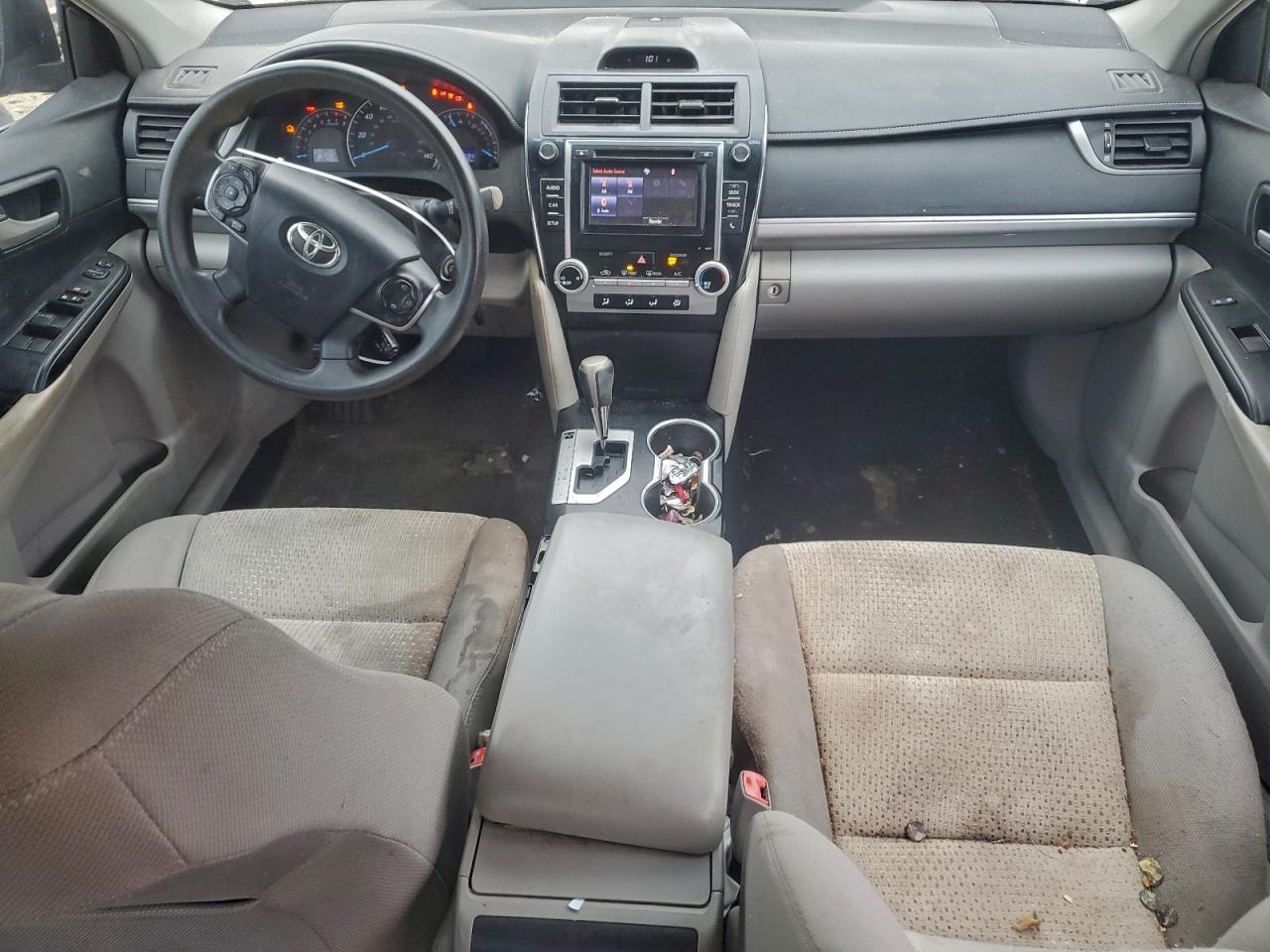 2014 TOYOTA CAMRY LE photo 15
