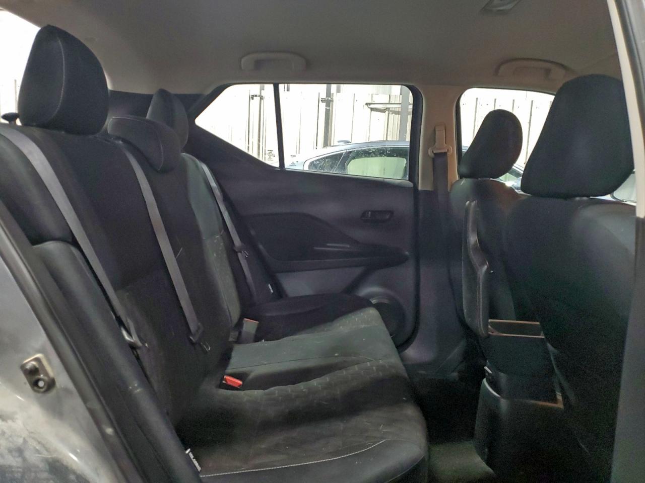2022 NISSAN KICKS S photo 11