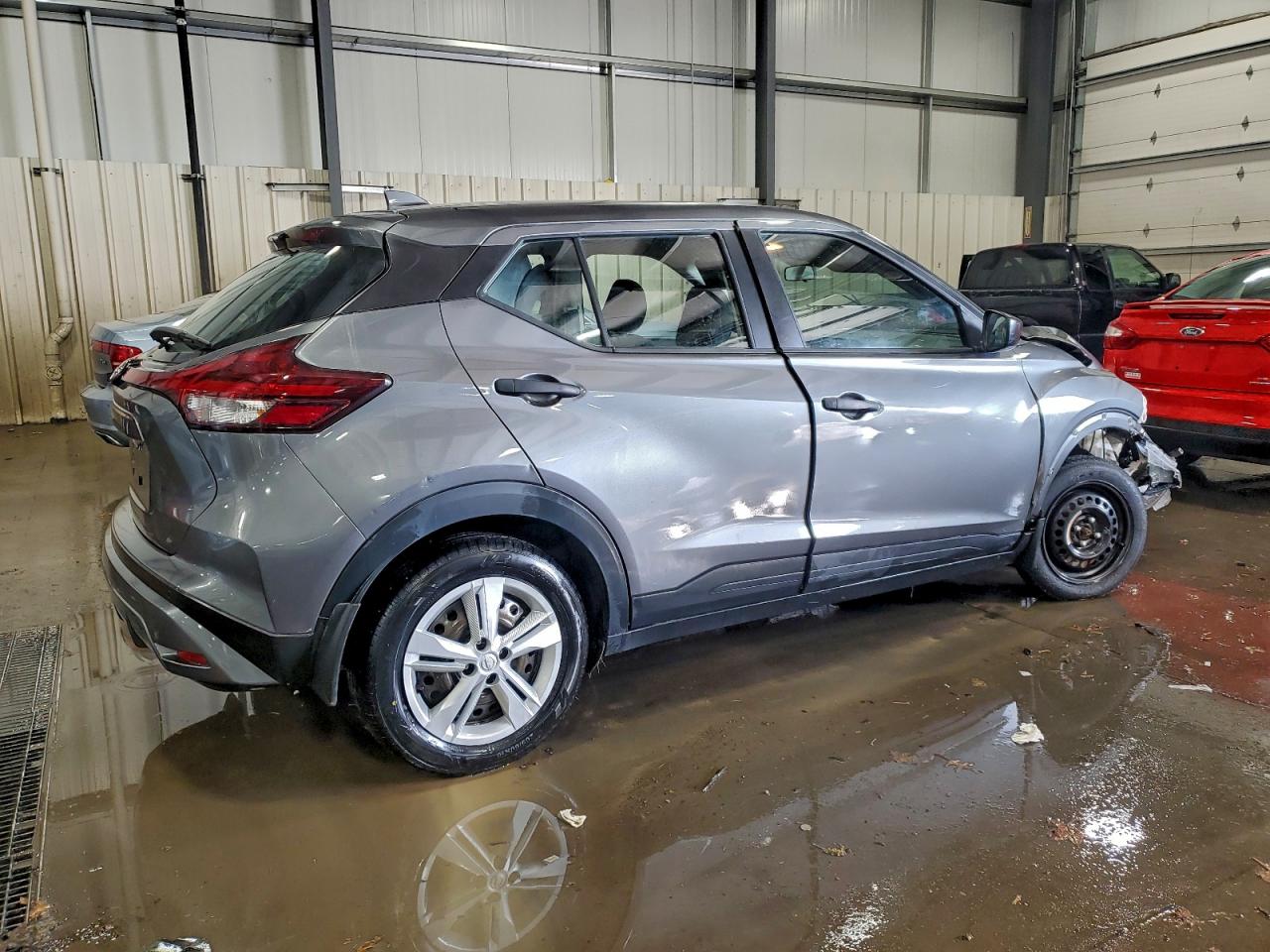2022 NISSAN KICKS S photo 3