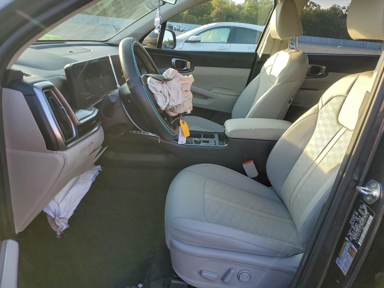 2024 KIA SORENTO S photo 19