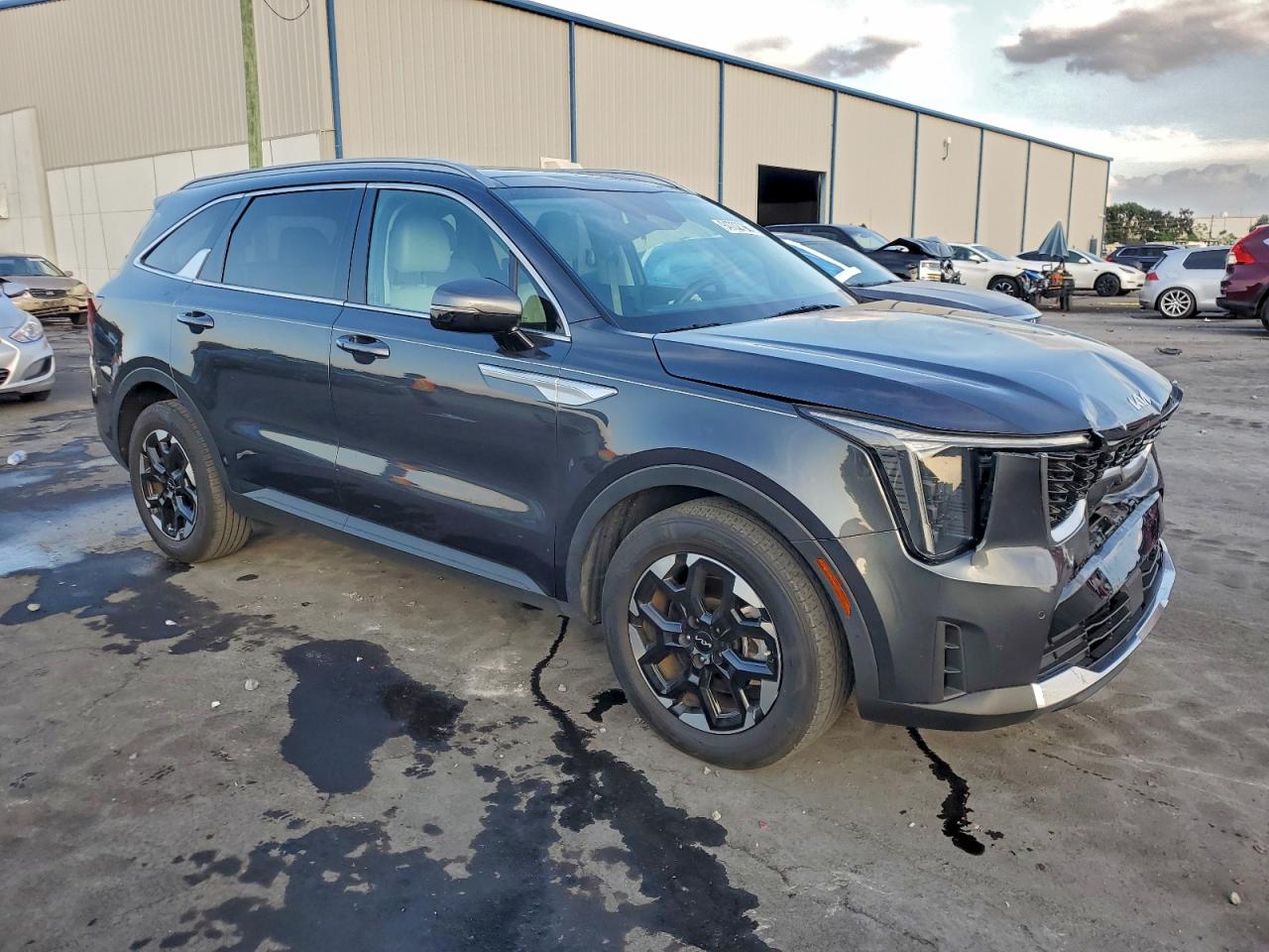 2024 KIA SORENTO S photo 10