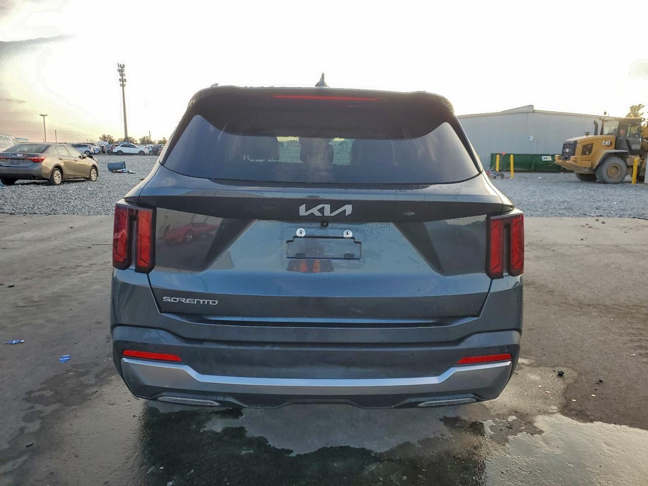 2024 KIA SORENTO S photo 16