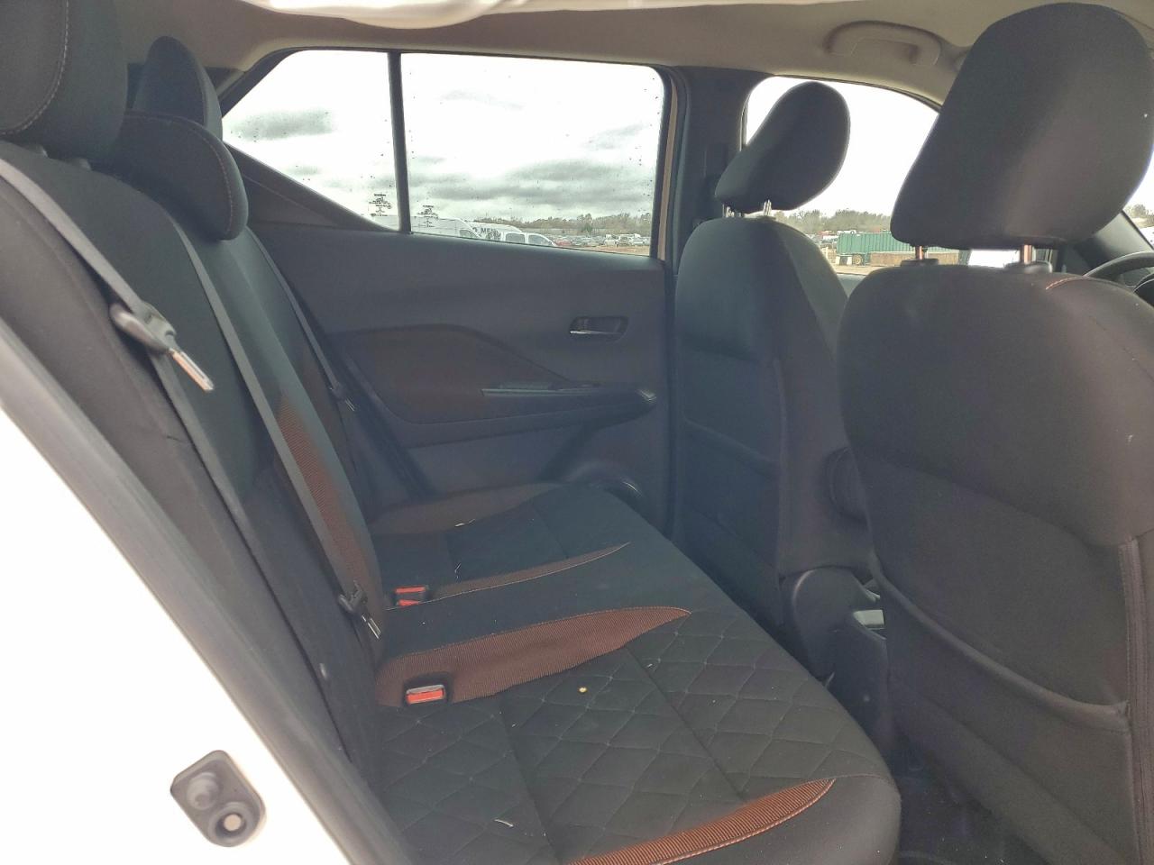 2019 NISSAN KICKS S photo 11