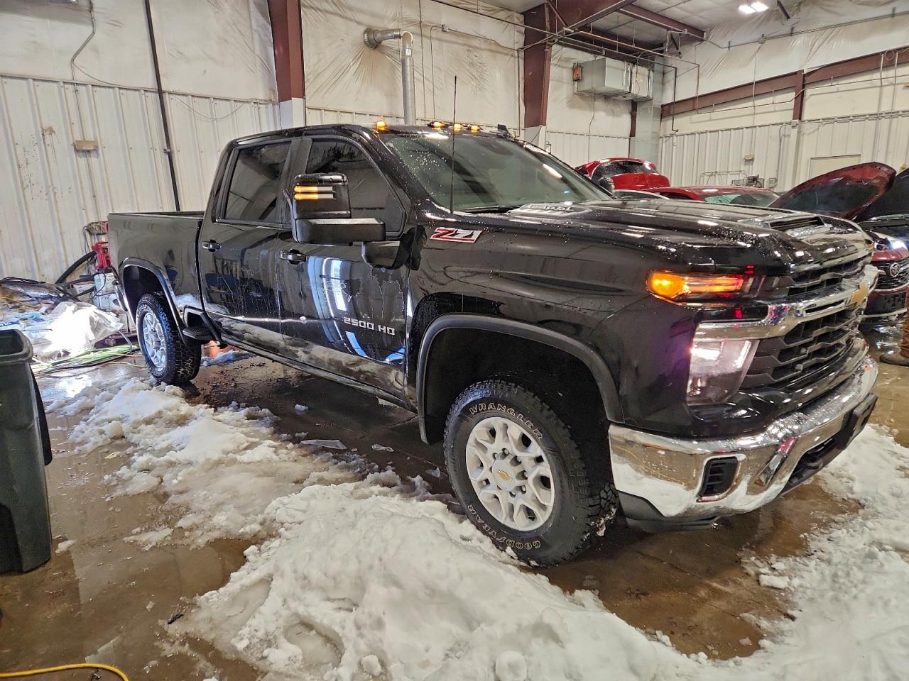 2024 CHEVROLET SILVERADO K2500 HEAVY DUTY LT photo 4