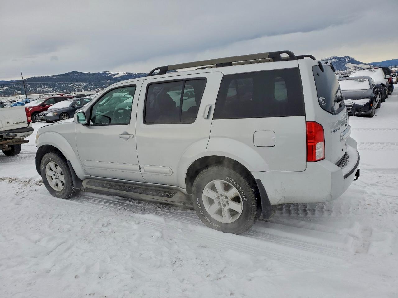 2011 NISSAN PATHFINDER S photo 3