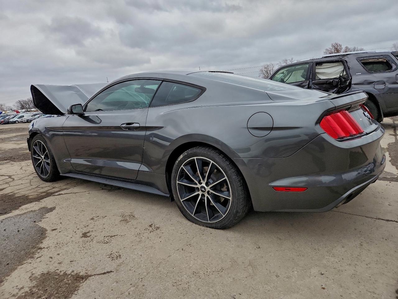 2015 FORD MUSTANG photo 2