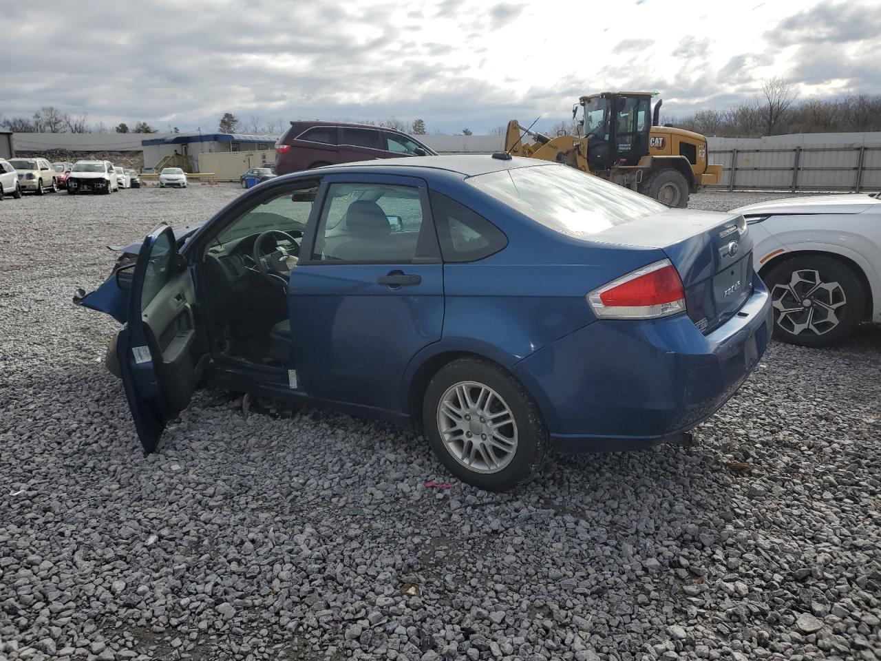 2008 FORD FOCUS SE photo 2