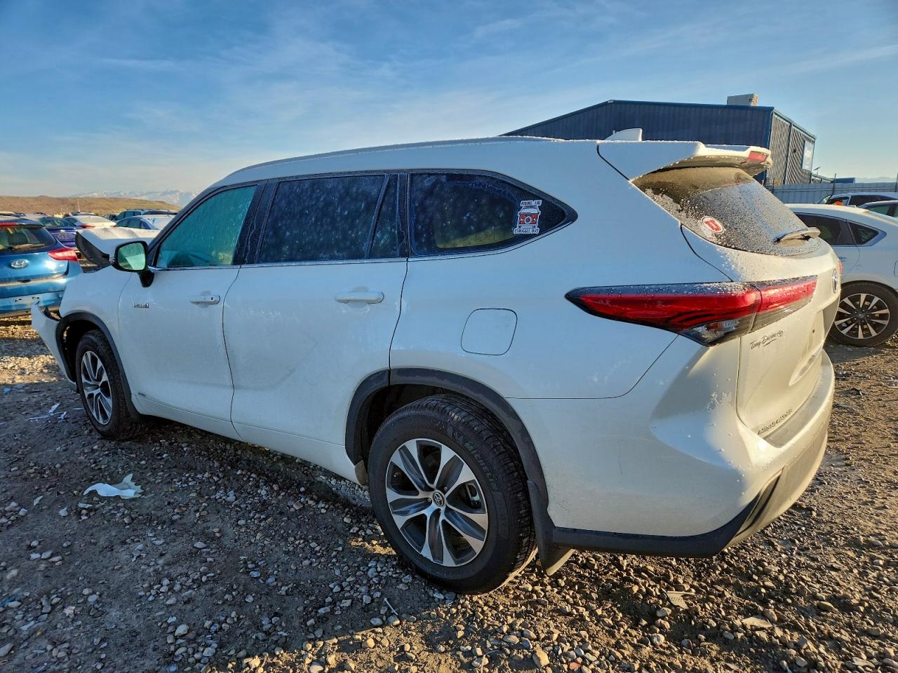 2020 TOYOTA HIGHLANDER HYBRID XLE photo 2