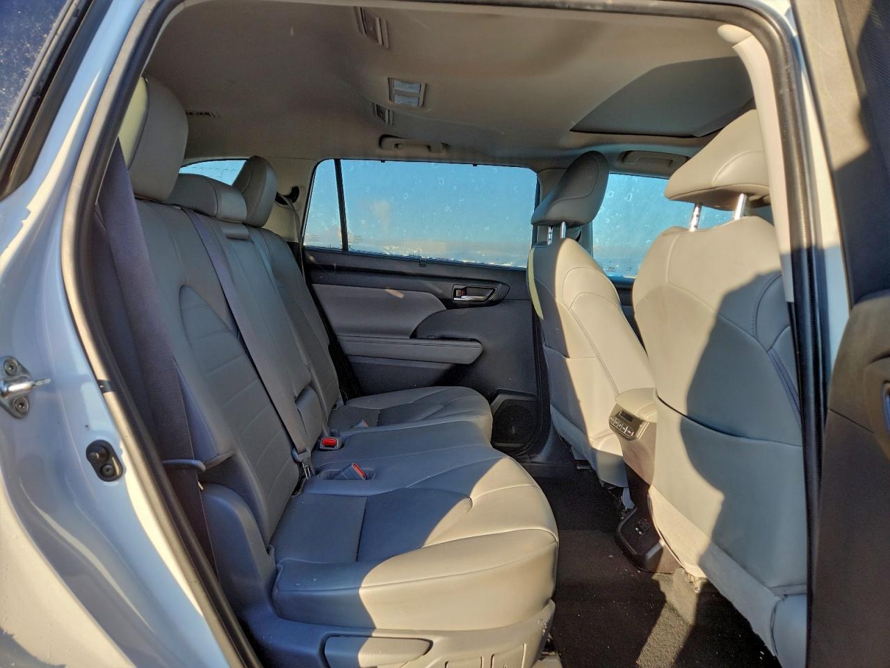 2020 TOYOTA HIGHLANDER HYBRID XLE photo 10