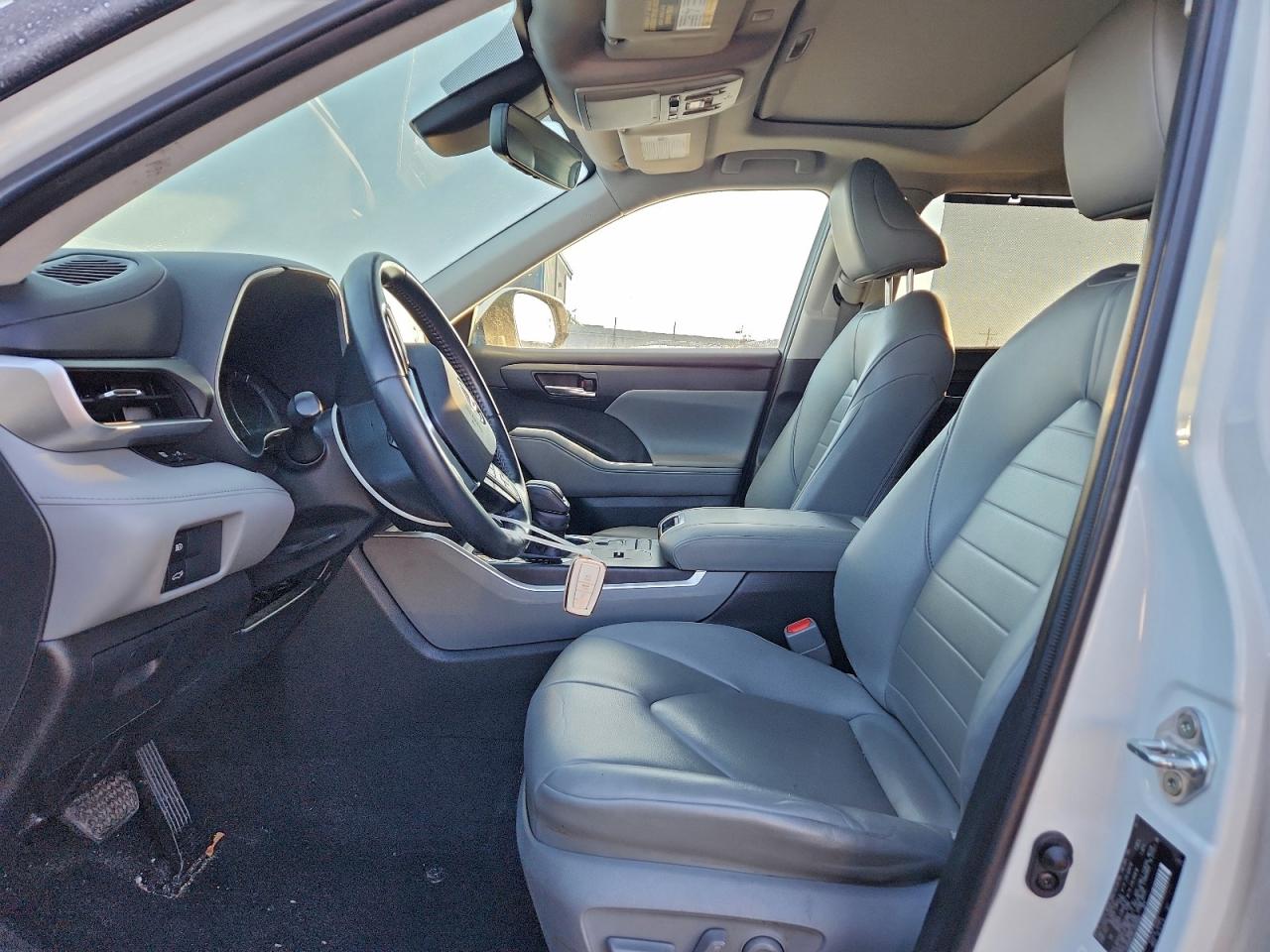 2020 TOYOTA HIGHLANDER HYBRID XLE photo 7