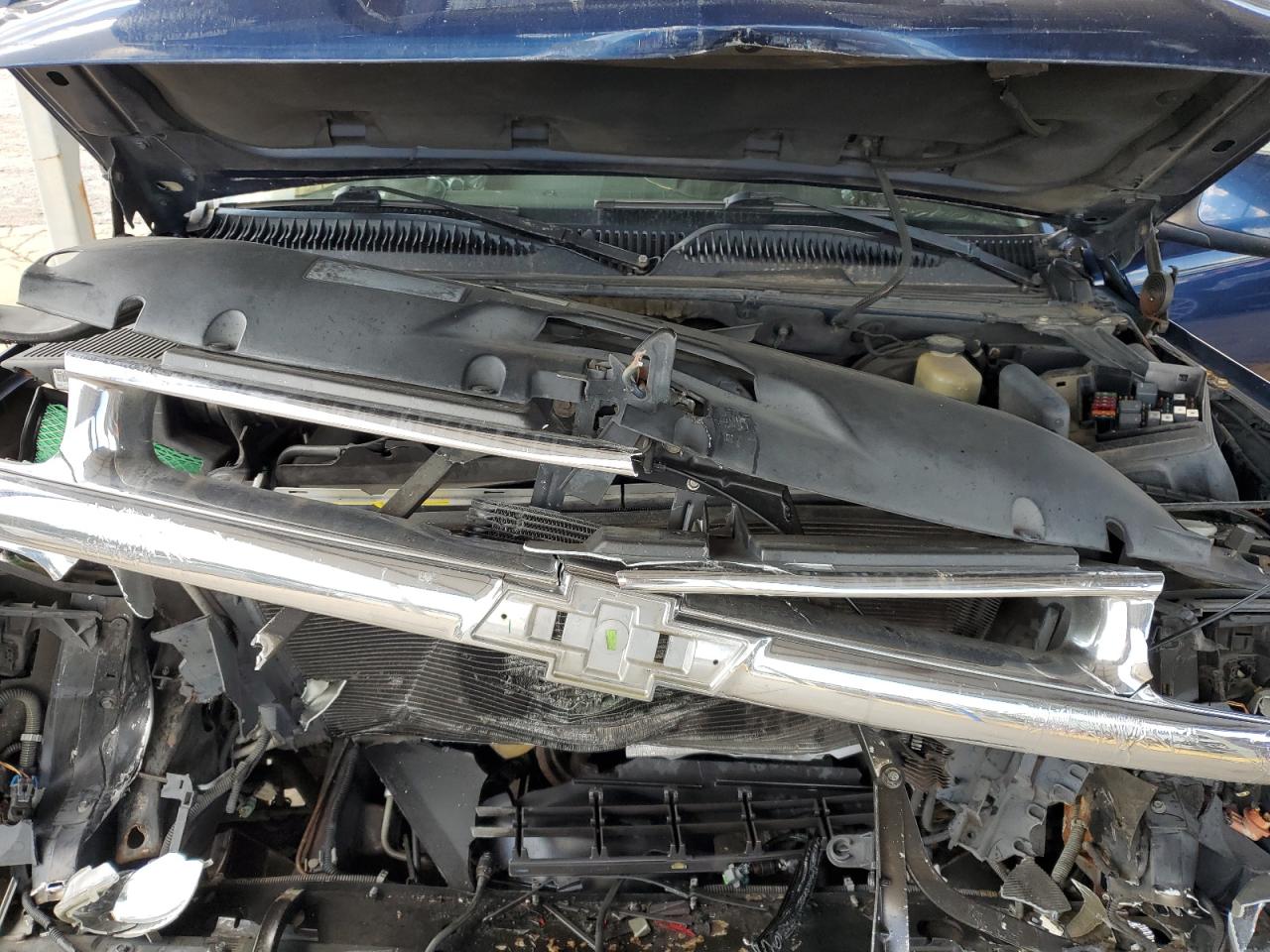 2001 CHEVROLET TAHOE C1500 photo 11