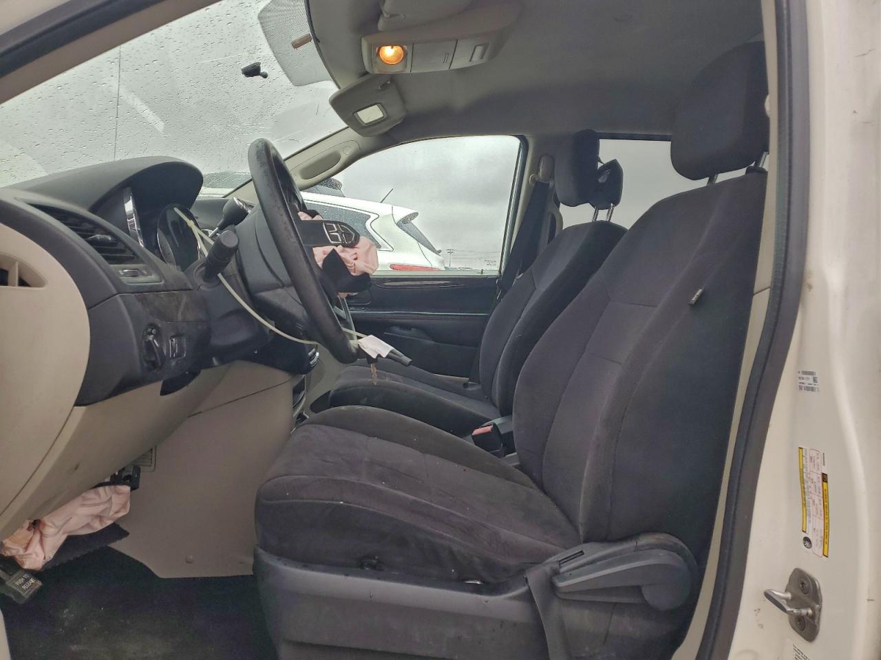 2011 DODGE GRAND CARAVAN EXPRESS photo 7