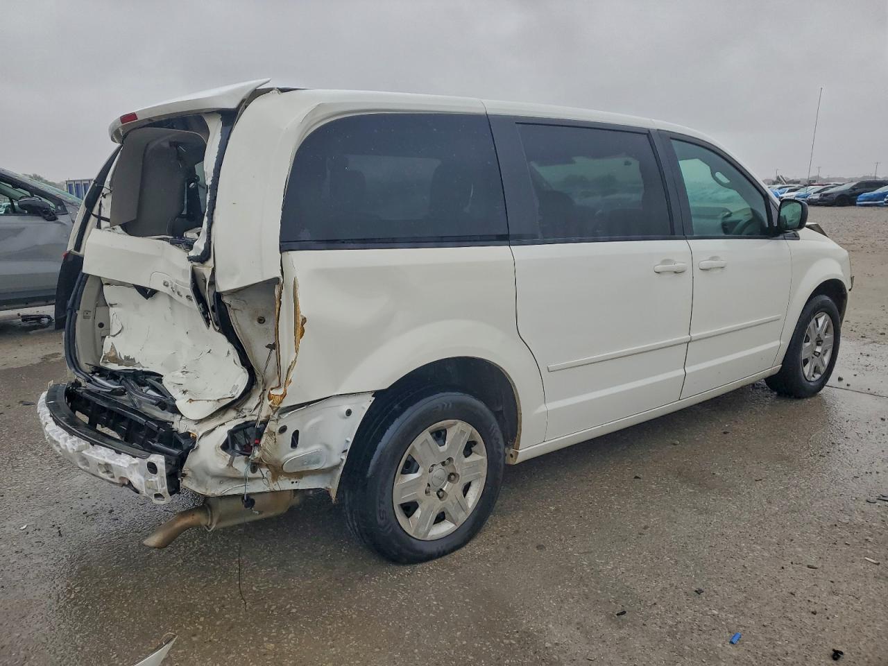 2011 DODGE GRAND CARAVAN EXPRESS photo 3
