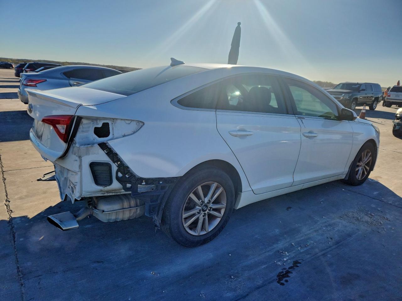 2016 HYUNDAI SONATA photo 3
