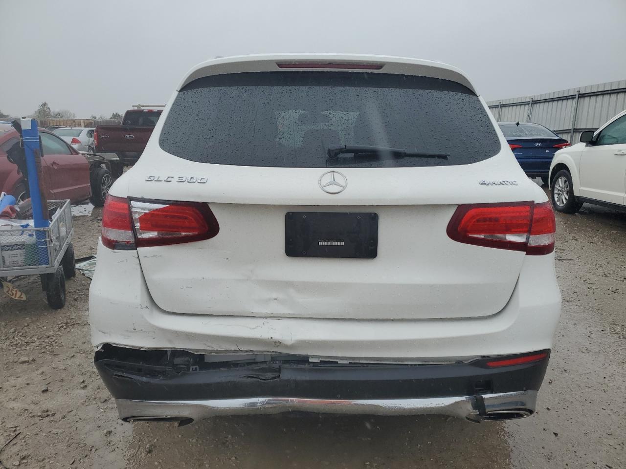 2017 MERCEDES-BENZ GLC 300 4MATIC photo 6